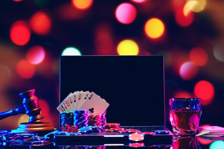 Dealer kasino langsung sedang membagikan kartu dalam sesi permainan live blackjack